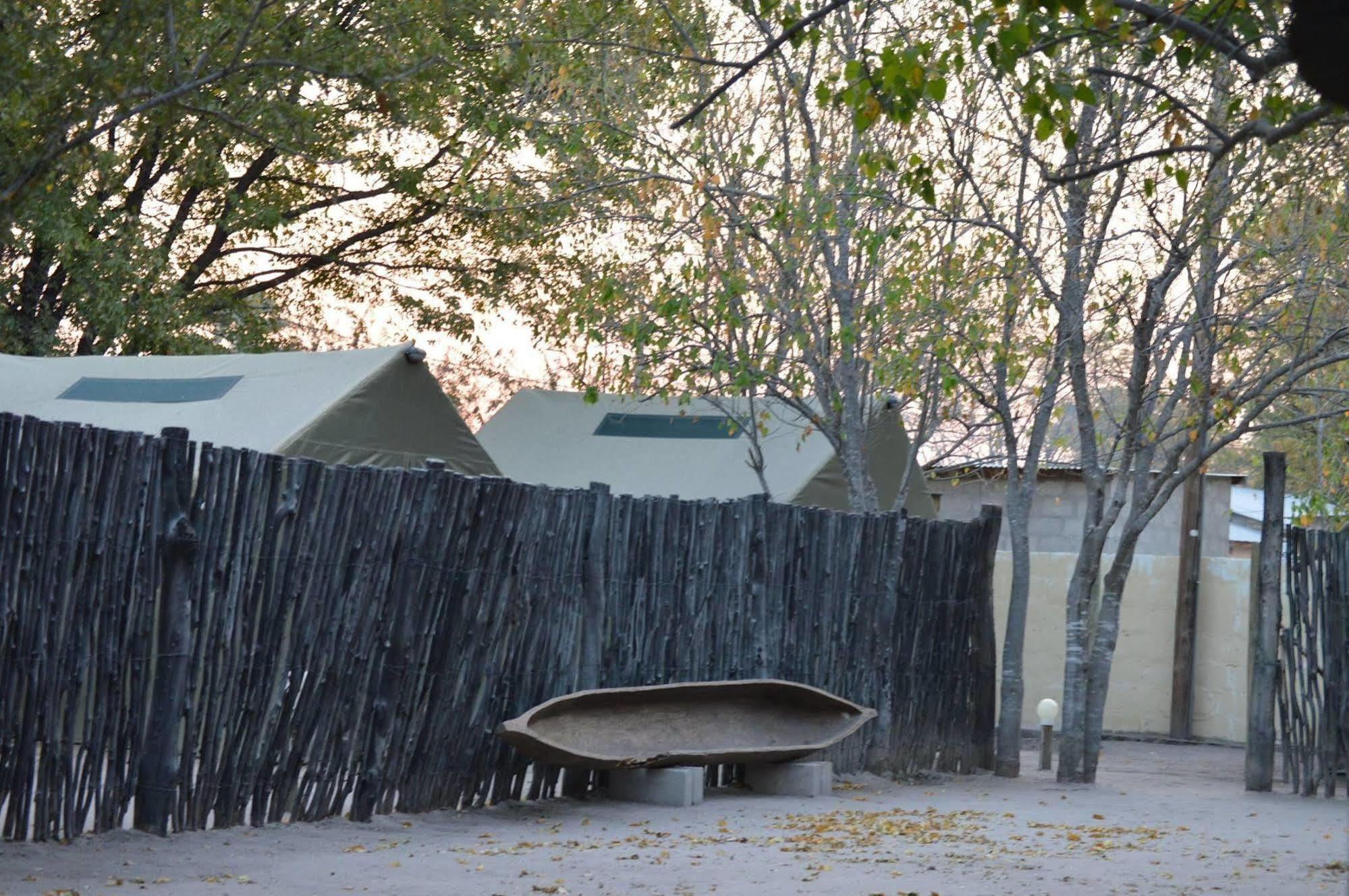 Hotel Motsebe Backpackers Maun Exterior foto
